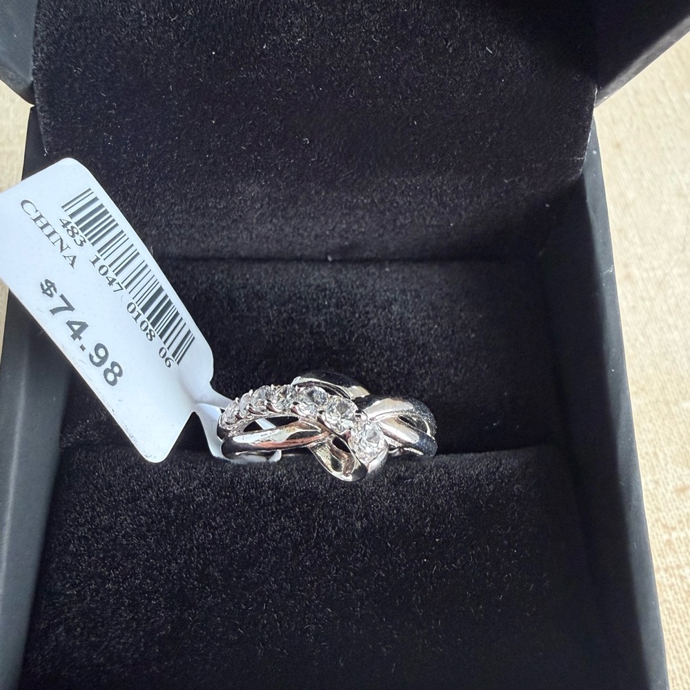 Elegant Silver Knot Ring